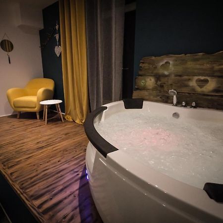 ** Au Canal Du Midi - Jaccuzzi & Luxueux Appartements ** カルカソンヌ エクステリア 写真