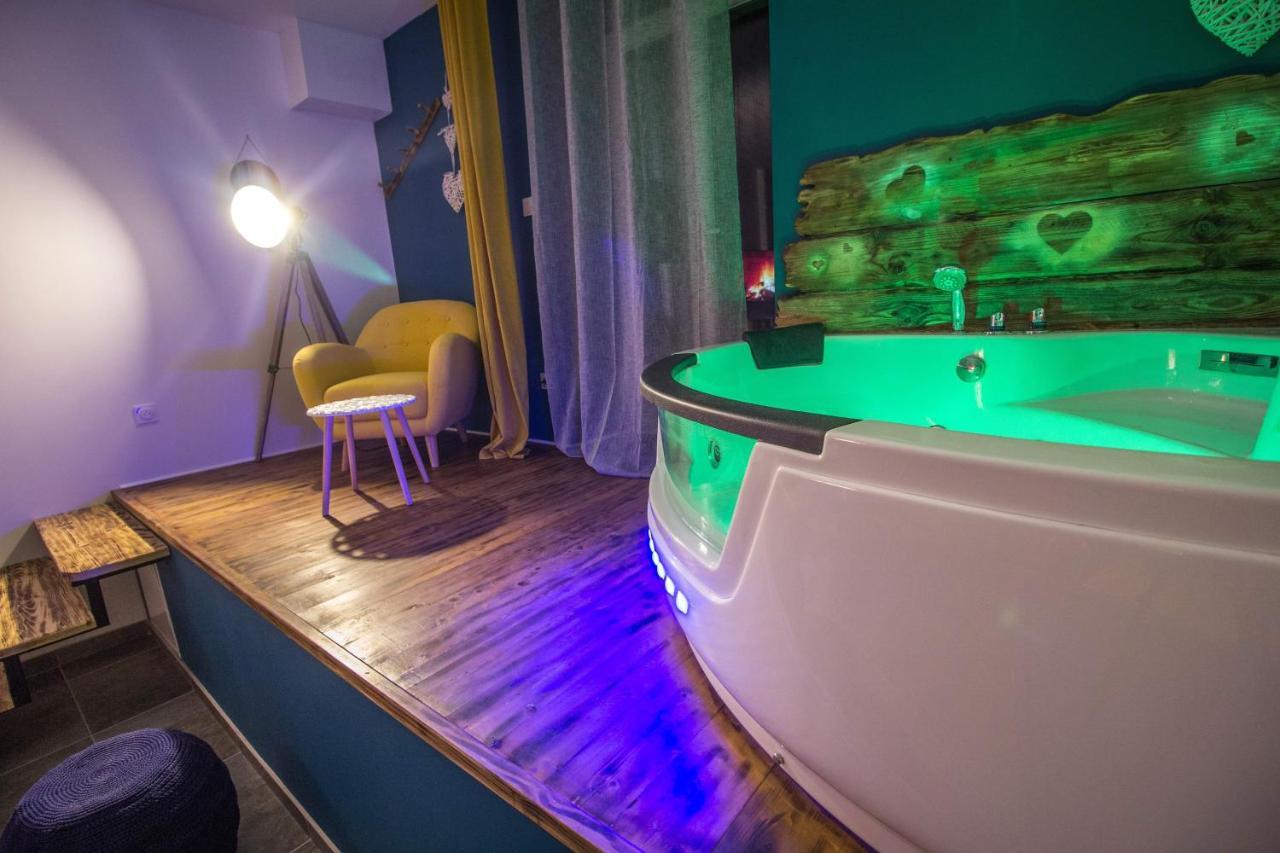 ** Au Canal Du Midi - Jaccuzzi & Luxueux Appartements ** カルカソンヌ エクステリア 写真
